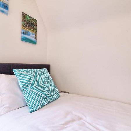 Writtle Massive 4 Bedroom Apartment With Parking In Gorgeous Countryside Location & Short Drive To Chelmsford City Centre Contractors Welcome Exteriér fotografie