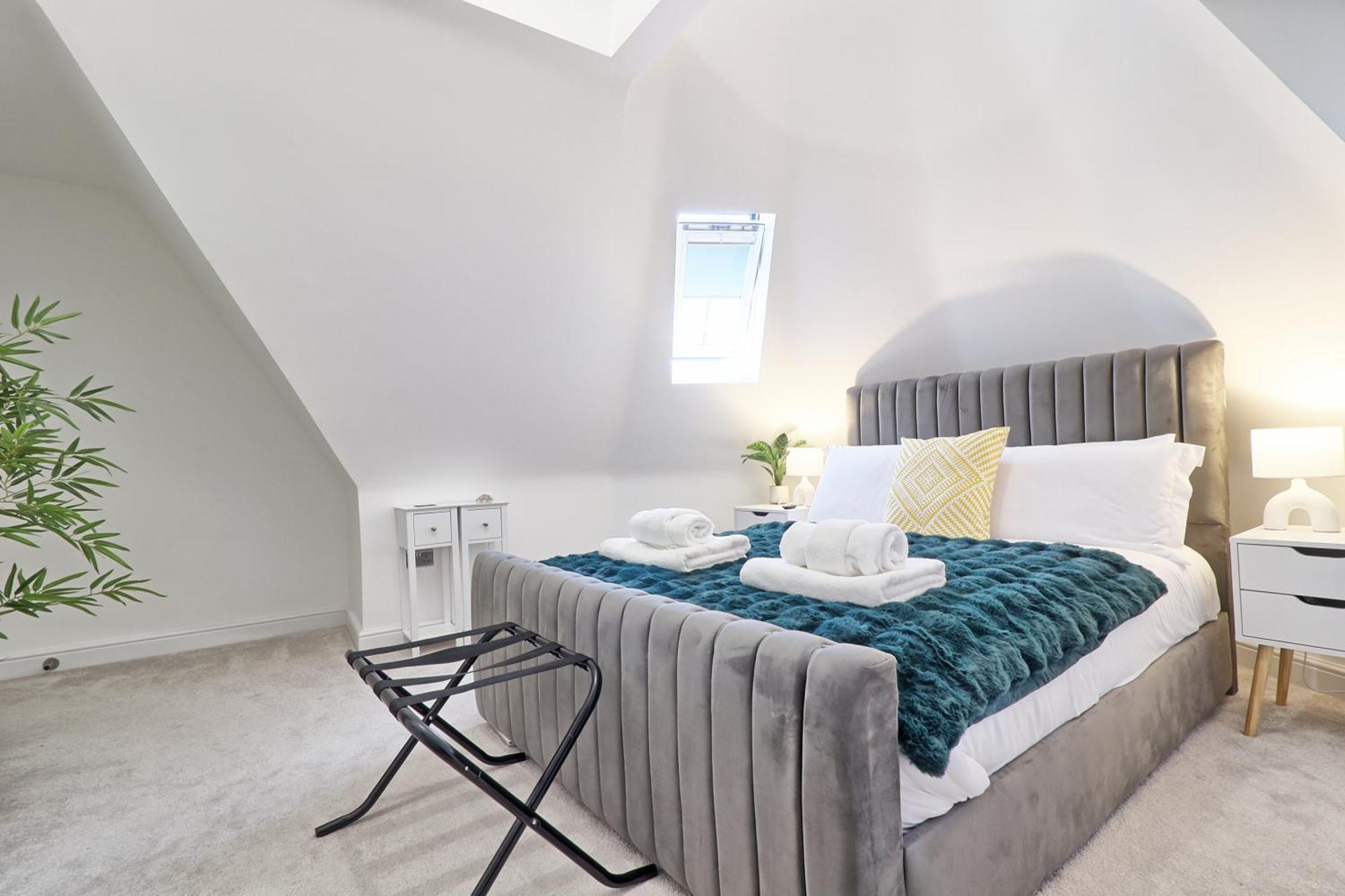 Writtle Massive 4 Bedroom Apartment With Parking In Gorgeous Countryside Location & Short Drive To Chelmsford City Centre Contractors Welcome Exteriér fotografie