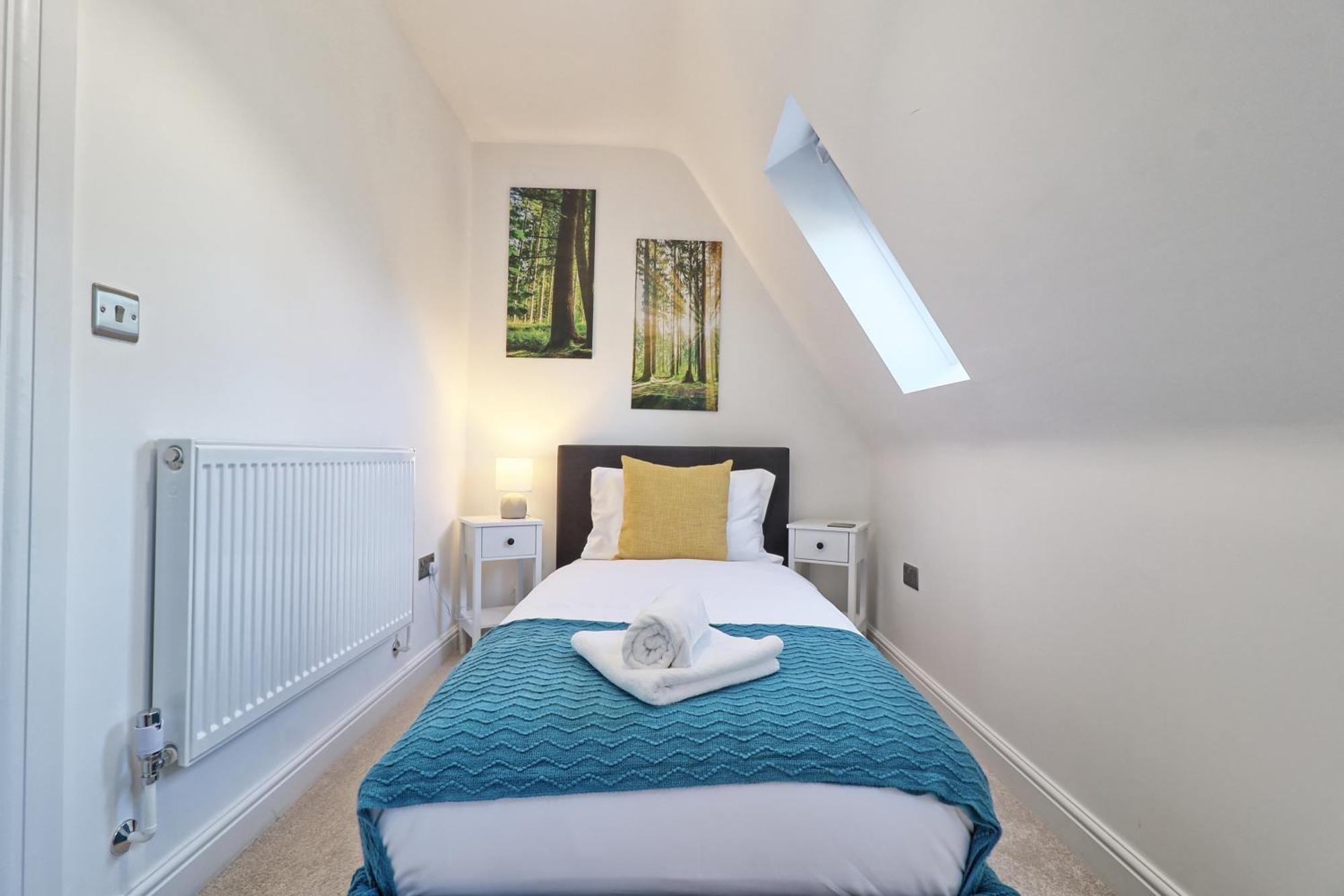Writtle Massive 4 Bedroom Apartment With Parking In Gorgeous Countryside Location & Short Drive To Chelmsford City Centre Contractors Welcome Exteriér fotografie