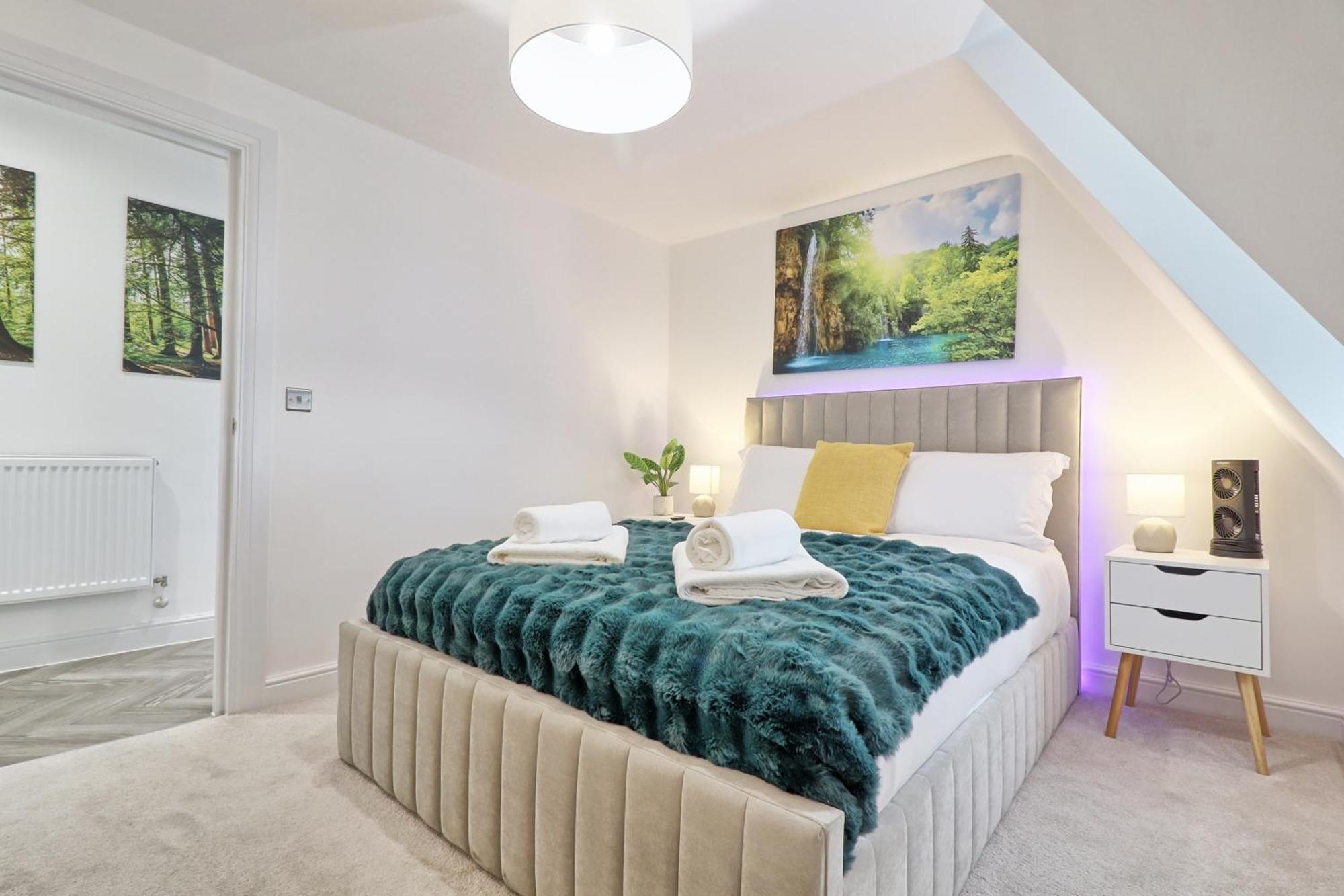 Writtle Massive 4 Bedroom Apartment With Parking In Gorgeous Countryside Location & Short Drive To Chelmsford City Centre Contractors Welcome Exteriér fotografie