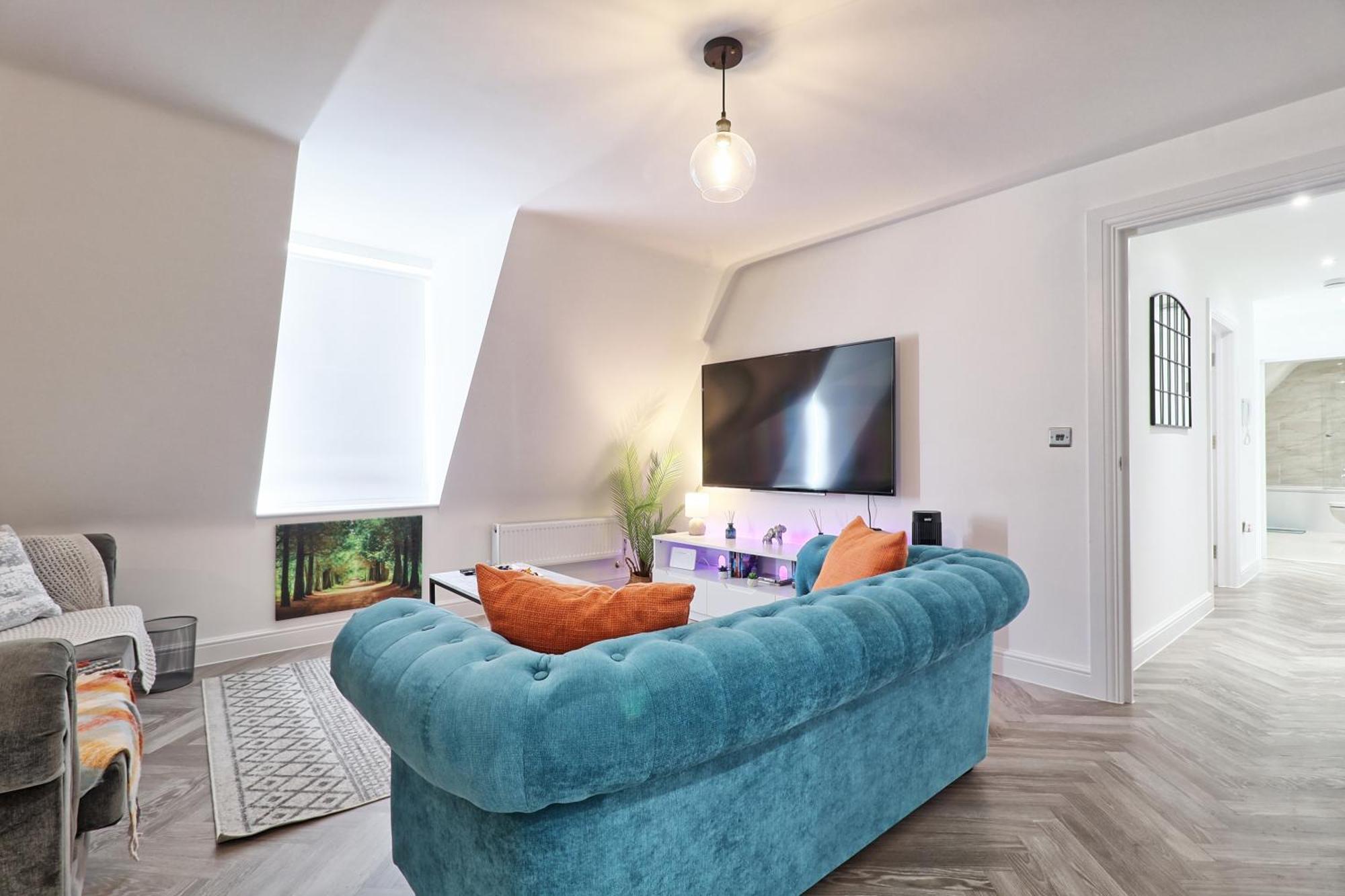 Writtle Massive 4 Bedroom Apartment With Parking In Gorgeous Countryside Location & Short Drive To Chelmsford City Centre Contractors Welcome Exteriér fotografie