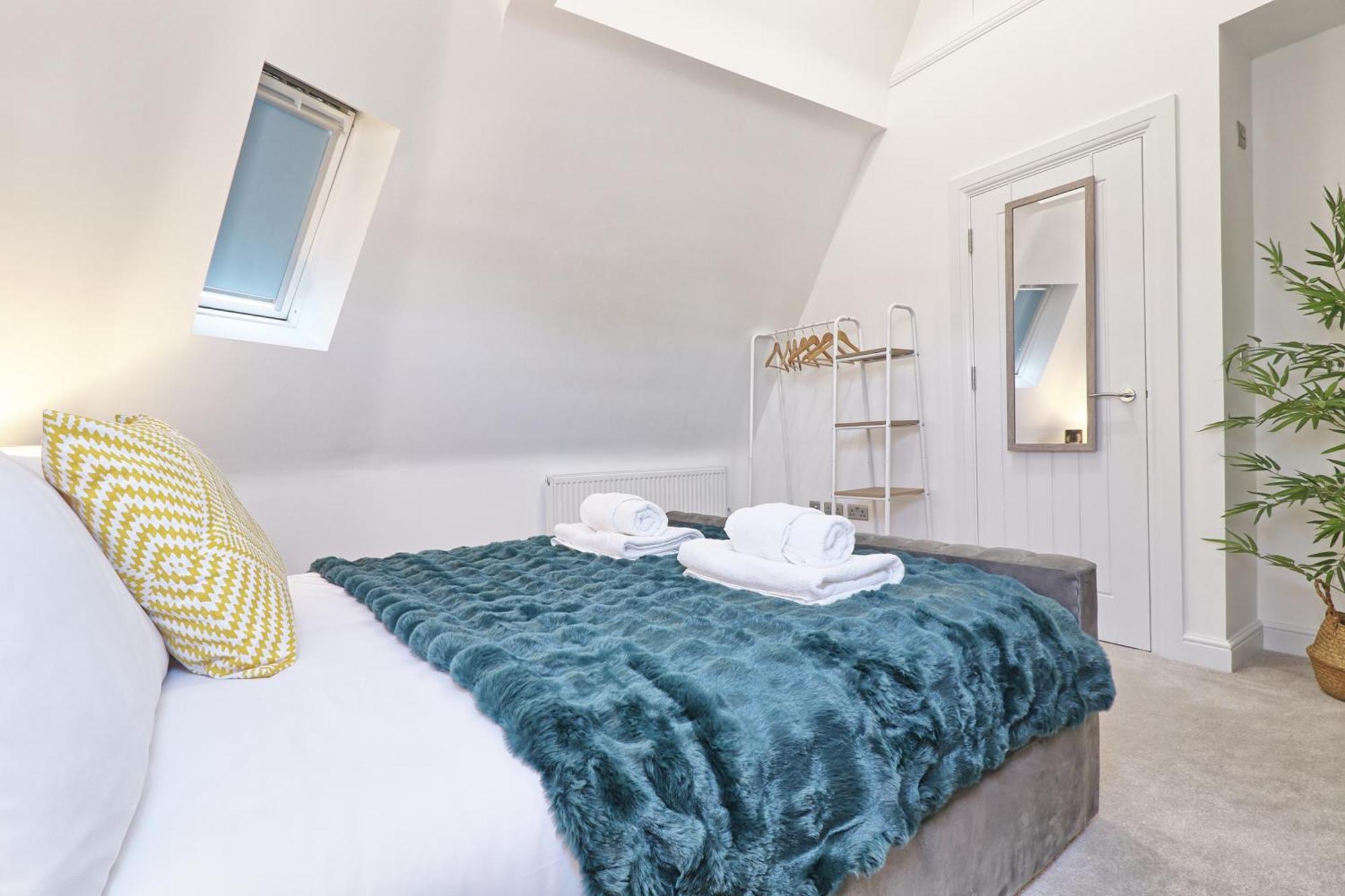 Writtle Massive 4 Bedroom Apartment With Parking In Gorgeous Countryside Location & Short Drive To Chelmsford City Centre Contractors Welcome Exteriér fotografie