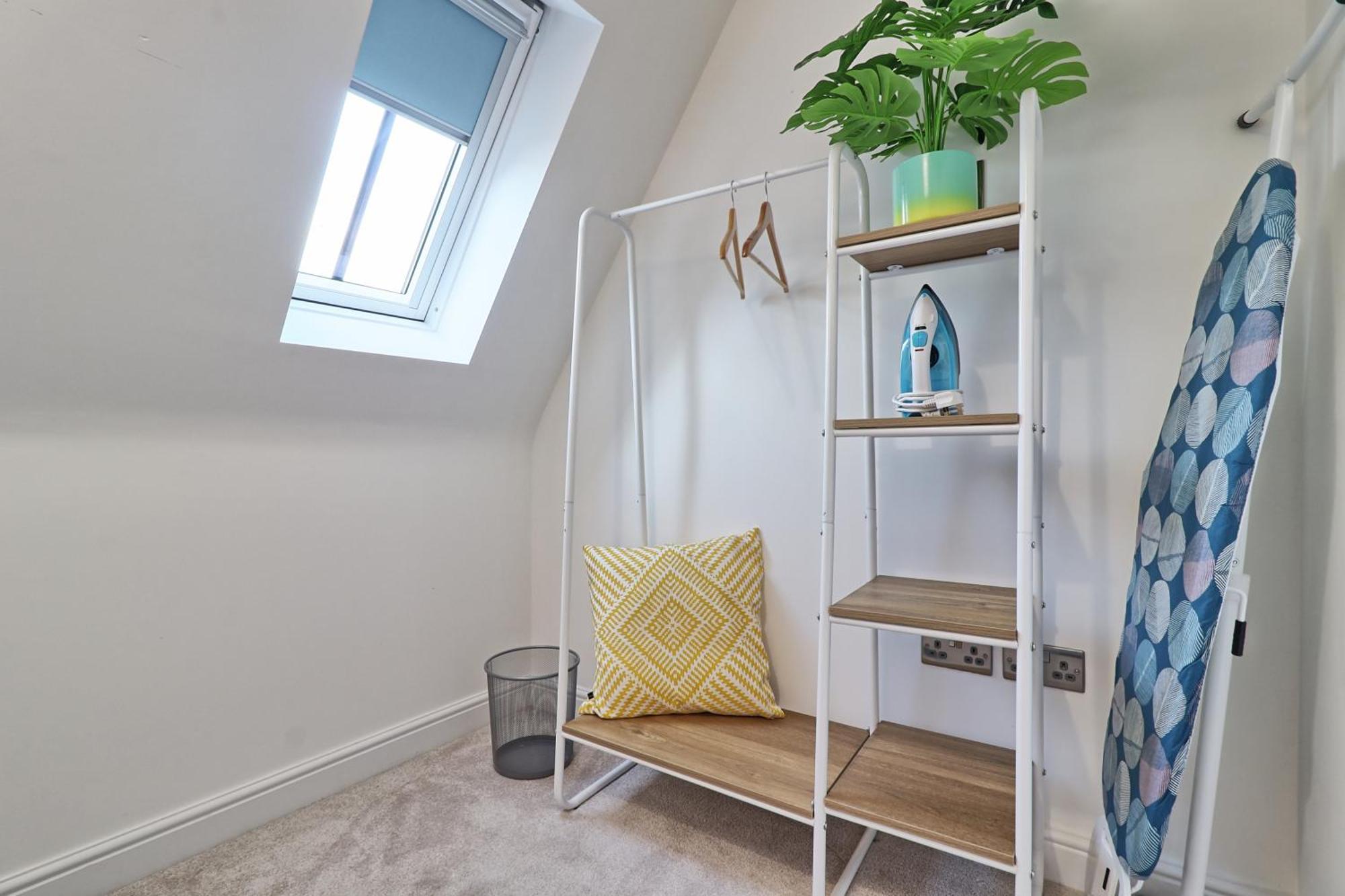 Writtle Massive 4 Bedroom Apartment With Parking In Gorgeous Countryside Location & Short Drive To Chelmsford City Centre Contractors Welcome Exteriér fotografie