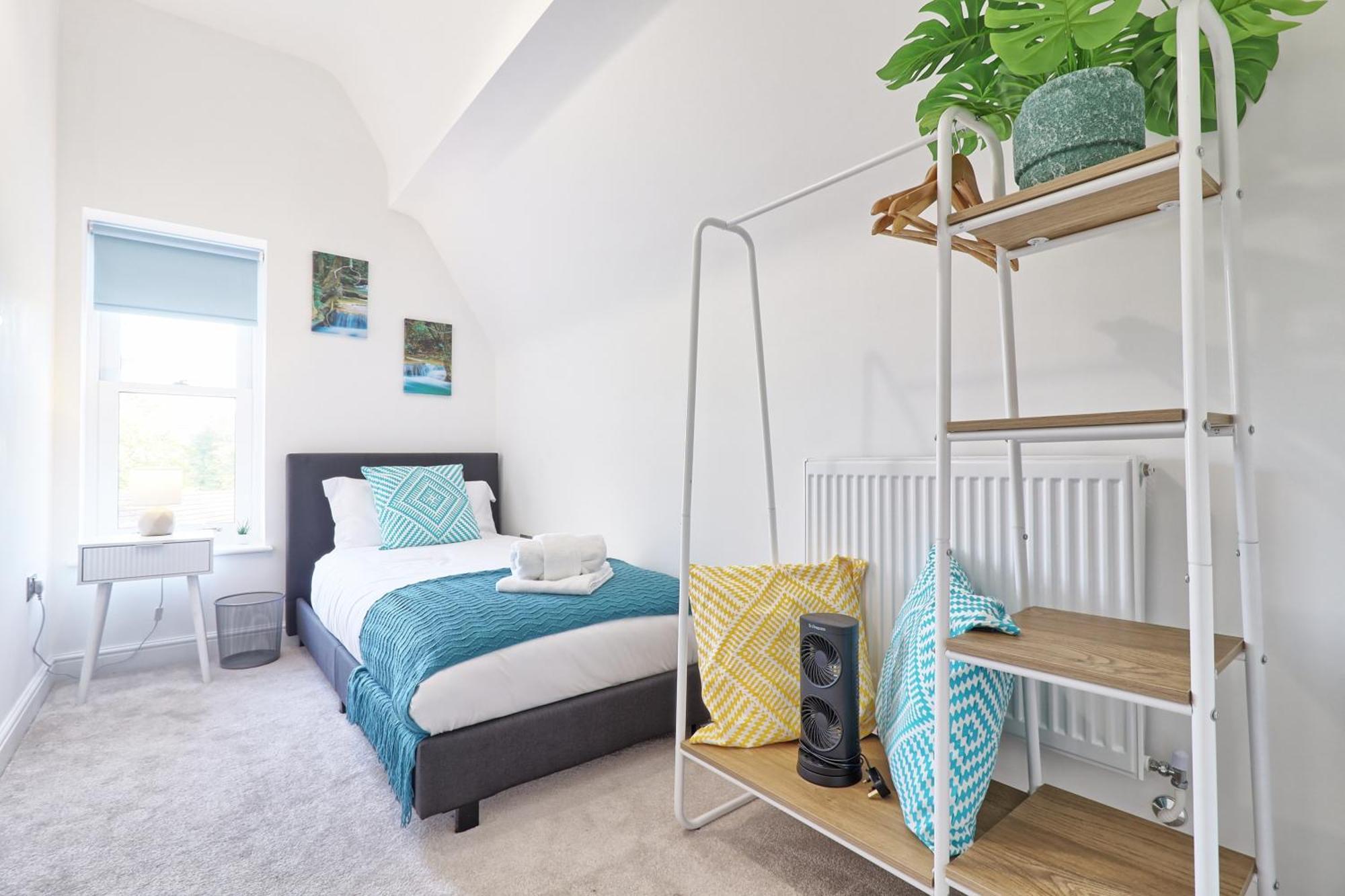 Writtle Massive 4 Bedroom Apartment With Parking In Gorgeous Countryside Location & Short Drive To Chelmsford City Centre Contractors Welcome Exteriér fotografie