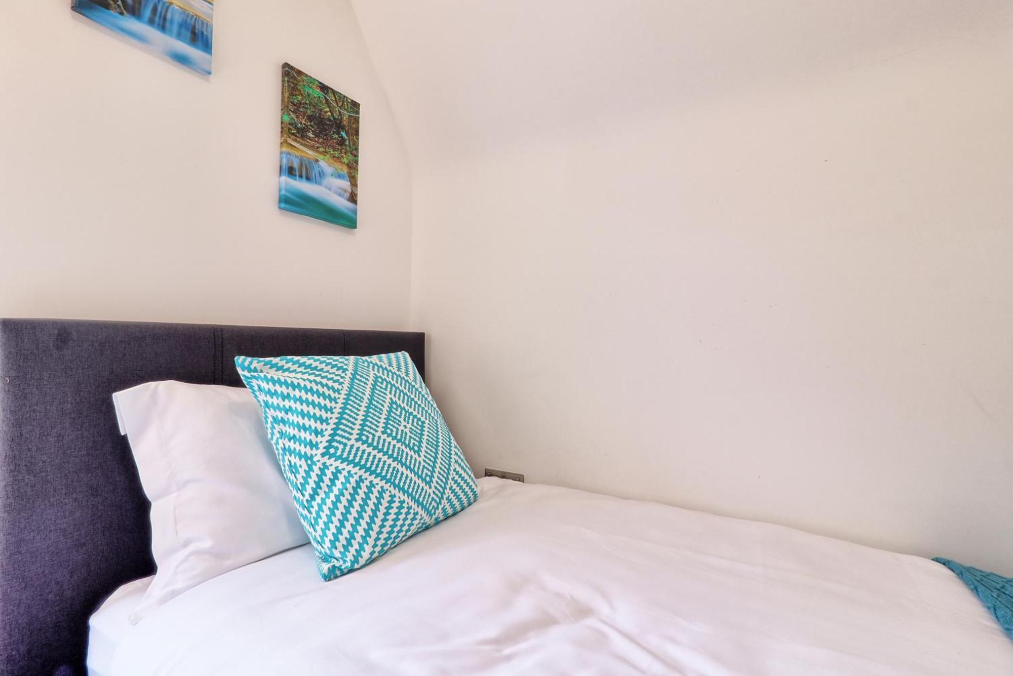 Writtle Massive 4 Bedroom Apartment With Parking In Gorgeous Countryside Location & Short Drive To Chelmsford City Centre Contractors Welcome Exteriér fotografie