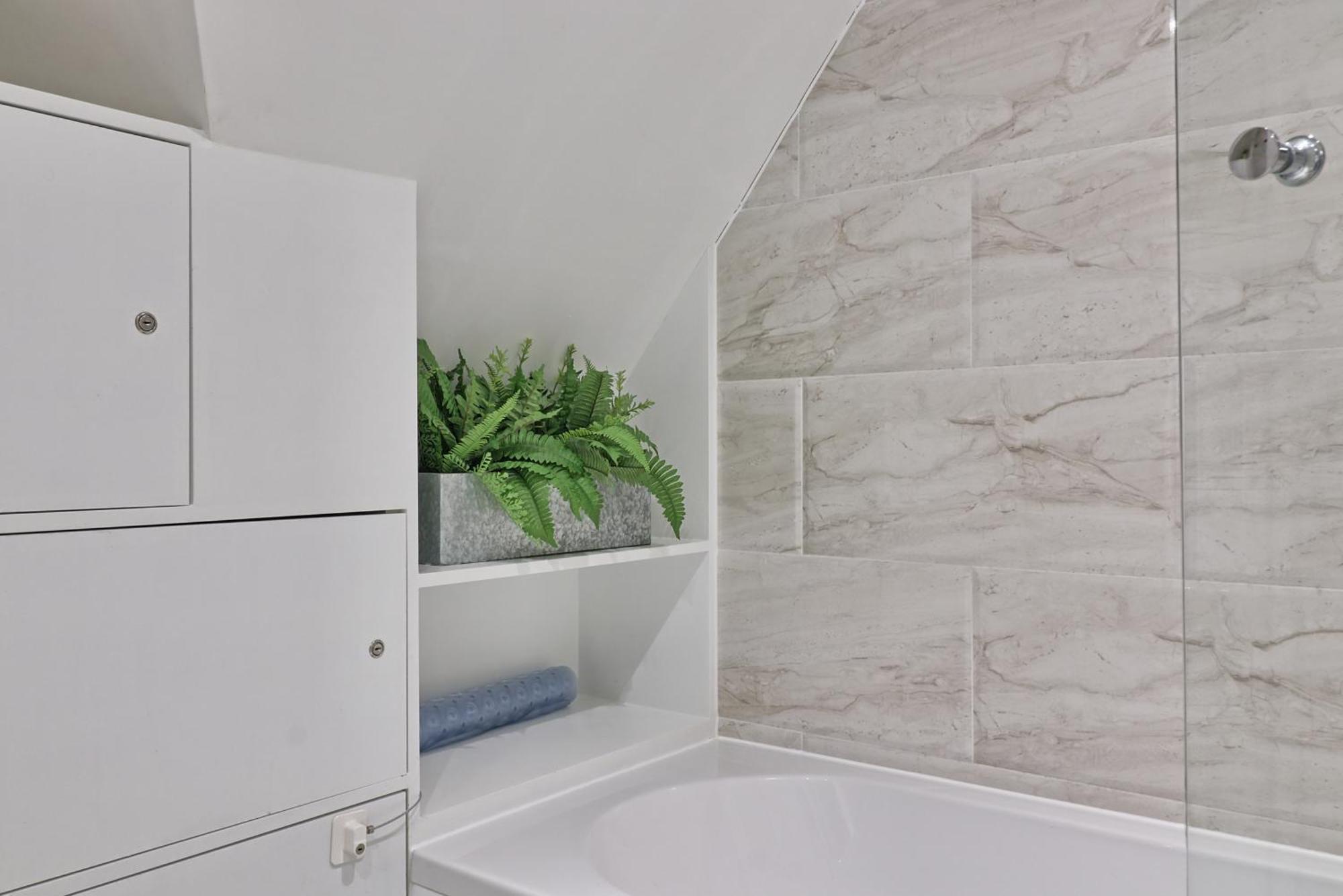 Writtle Massive 4 Bedroom Apartment With Parking In Gorgeous Countryside Location & Short Drive To Chelmsford City Centre Contractors Welcome Exteriér fotografie